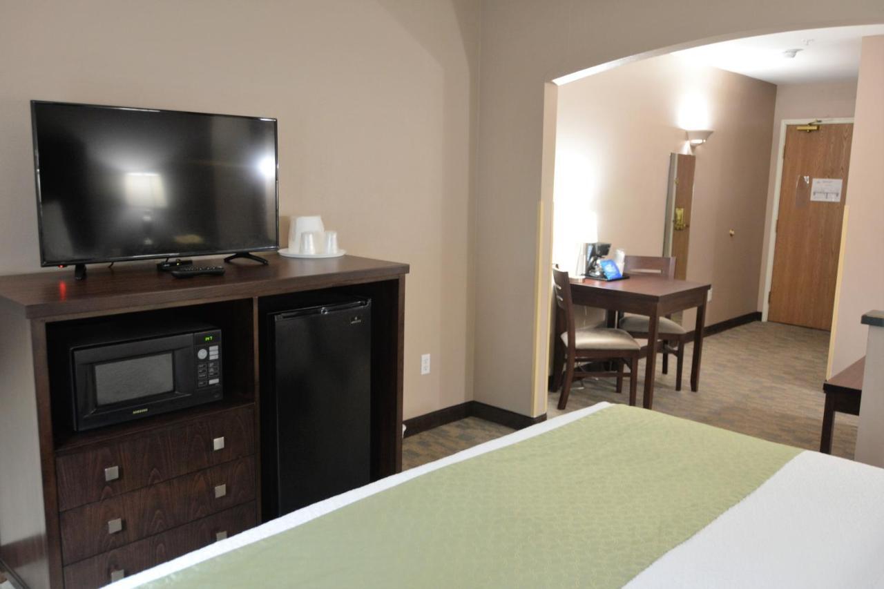 Fairbridge Inn & Suites Dupont Luaran gambar